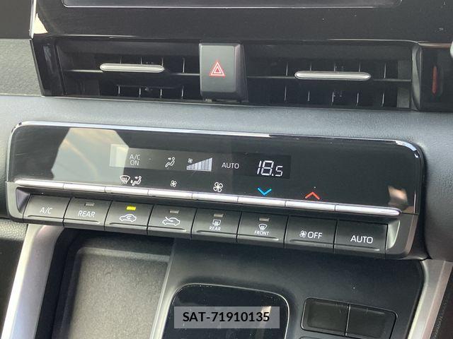 Toyota VOXY 2023-09 8210916-23