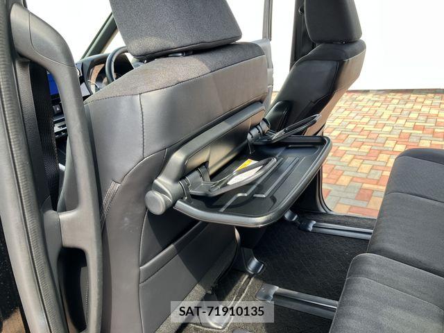 Toyota VOXY 2023-09 8210916-25
