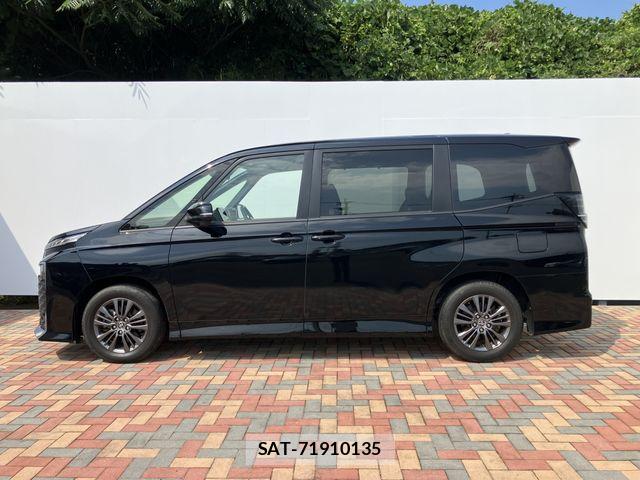 Toyota VOXY 2023-09 8210916-6