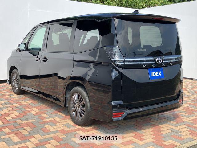 Toyota VOXY 2023-09 8210916-8