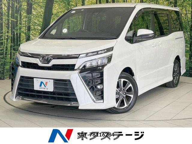 Toyota VOXY 2017-08 8210935-0