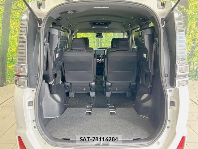 Toyota VOXY 2017-08 8210935-10
