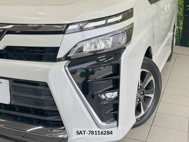 Toyota VOXY 2017-08 8210935-12