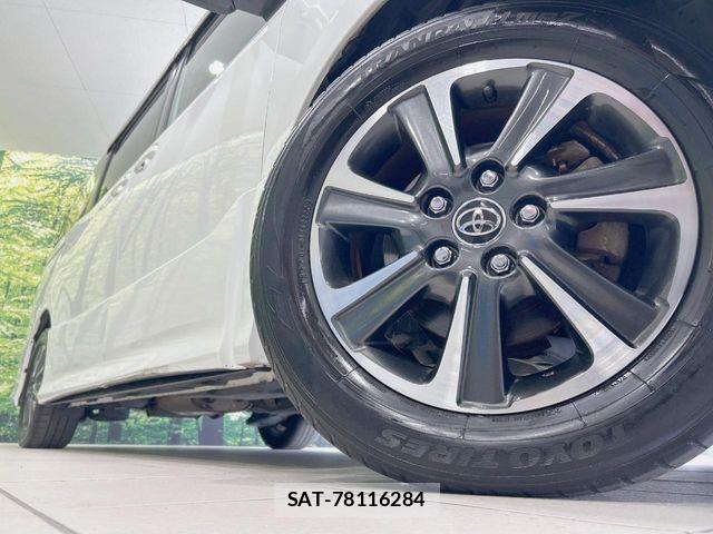 Toyota VOXY 2017-08 8210935-13