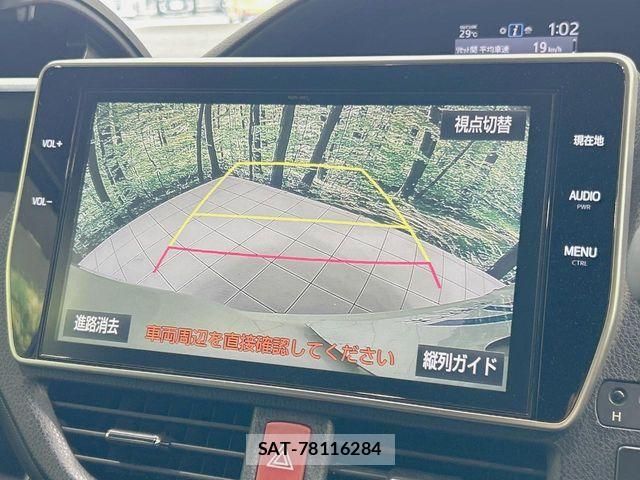 Toyota VOXY 2017-08 8210935-4