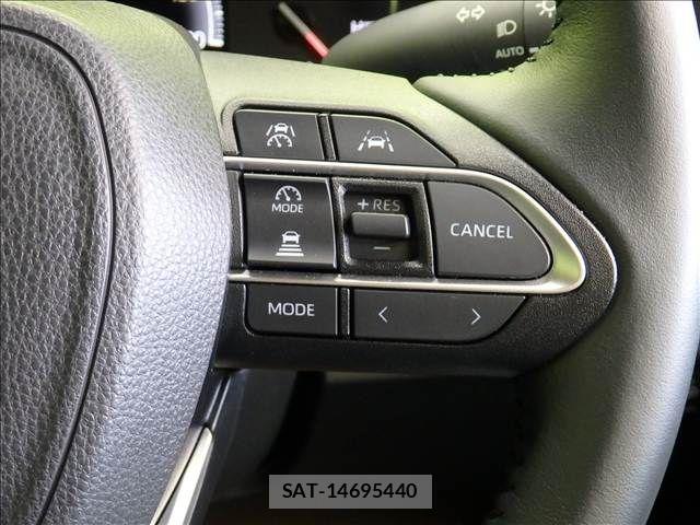 Toyota VOXY 2025-09 8210904-10