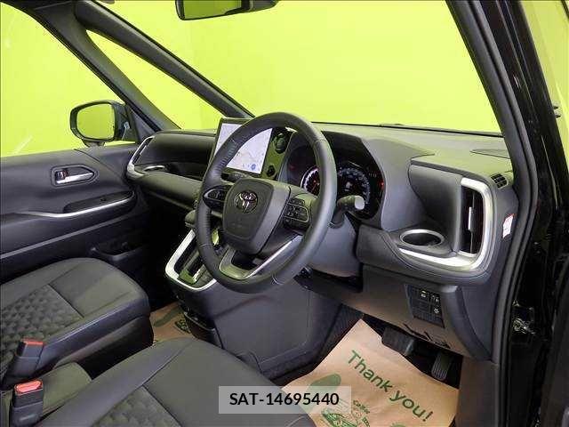 Toyota VOXY 2025-09 8210904-21