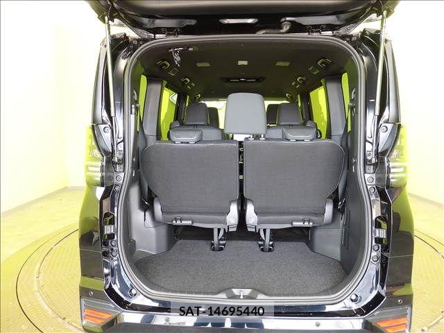 Toyota VOXY 2025-09 8210904-26