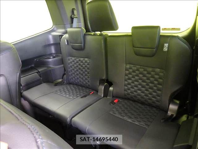 Toyota VOXY 2025-09 8210904-27