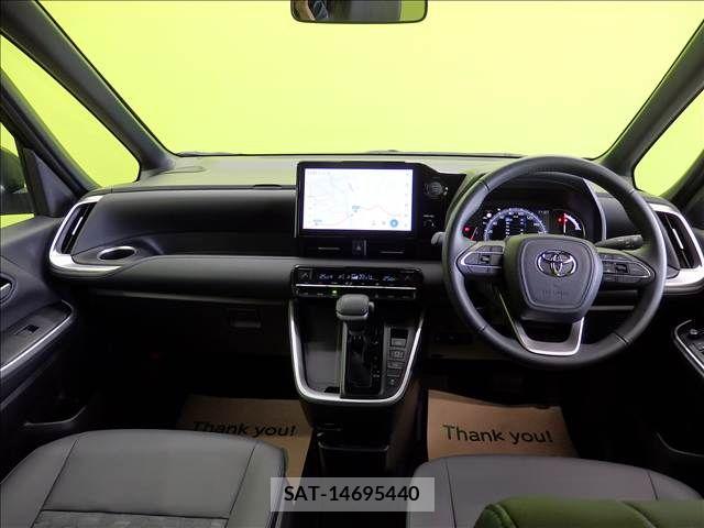 Toyota VOXY 2025-09 8210904-2