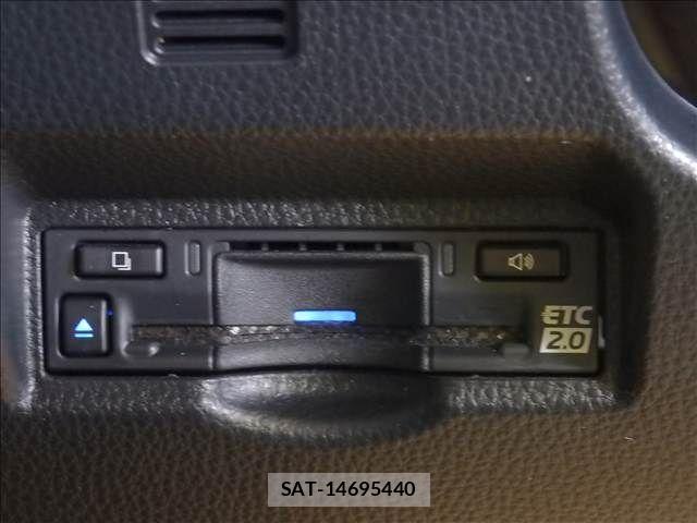 Toyota VOXY 2025-09 8210904-6