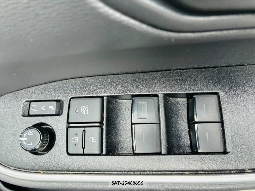 Toyota VOXY 2023-10 8080430-20