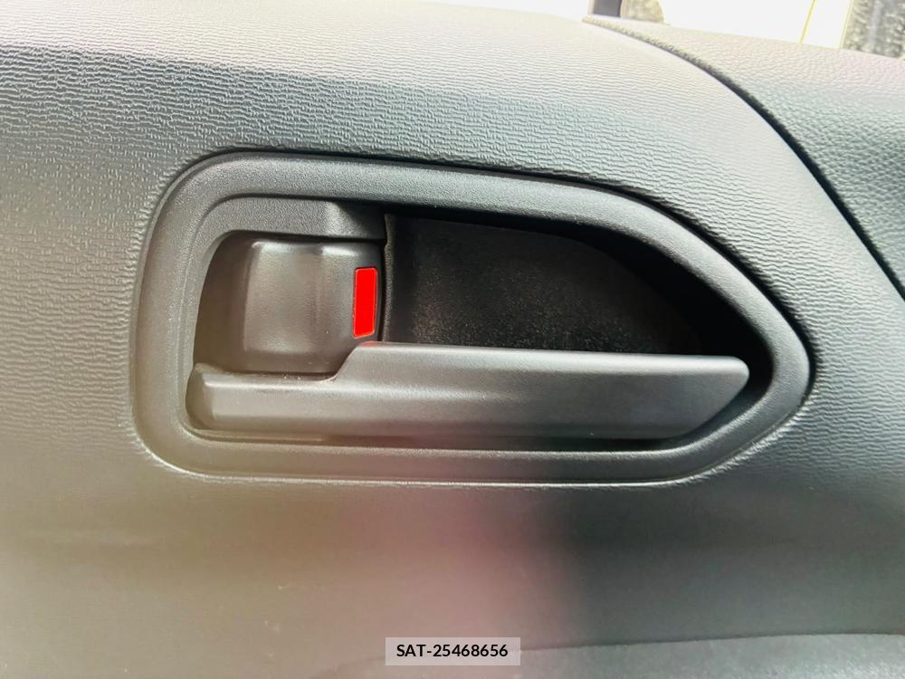 Toyota VOXY 2023-10 8080430-21