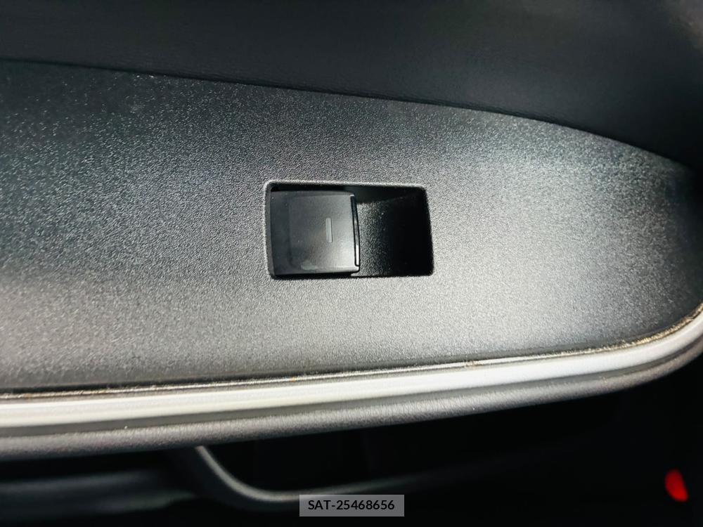 Toyota VOXY 2023-10 8080430-22