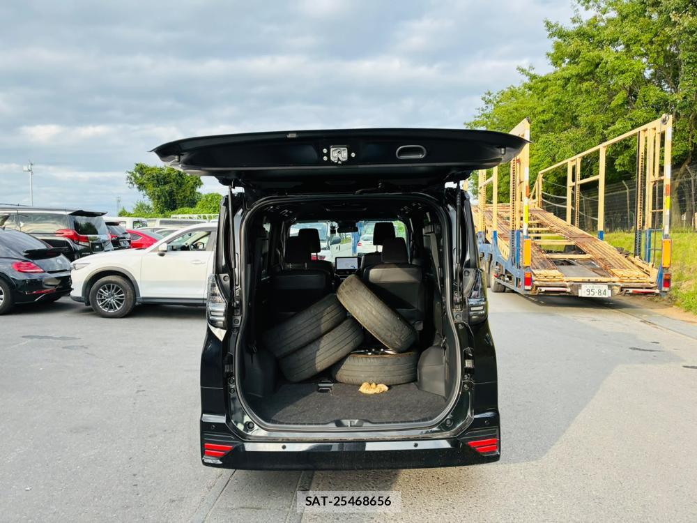 Toyota VOXY 2023-10 8080430-25