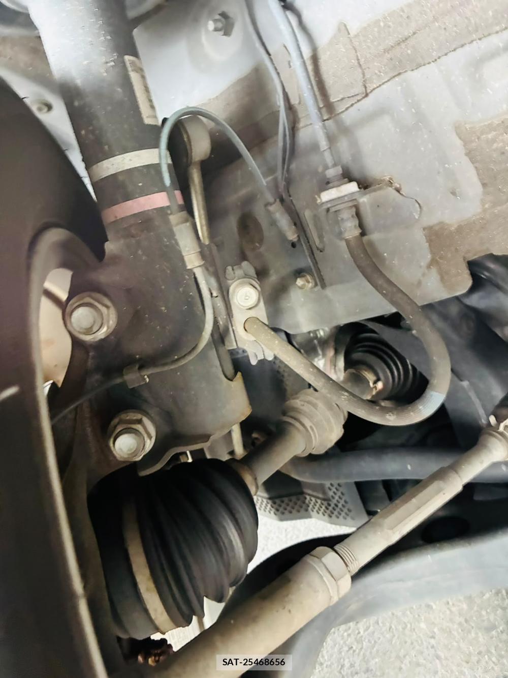 Toyota VOXY 2023-10 8080430-32