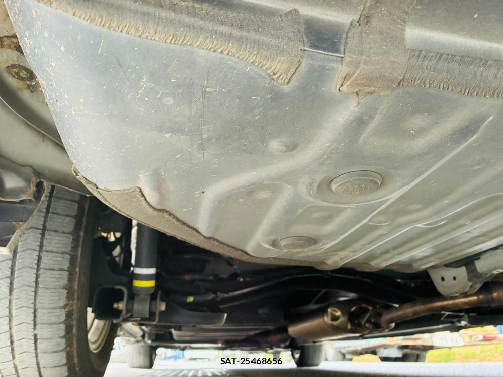 Toyota VOXY 2023-10 8080430-34