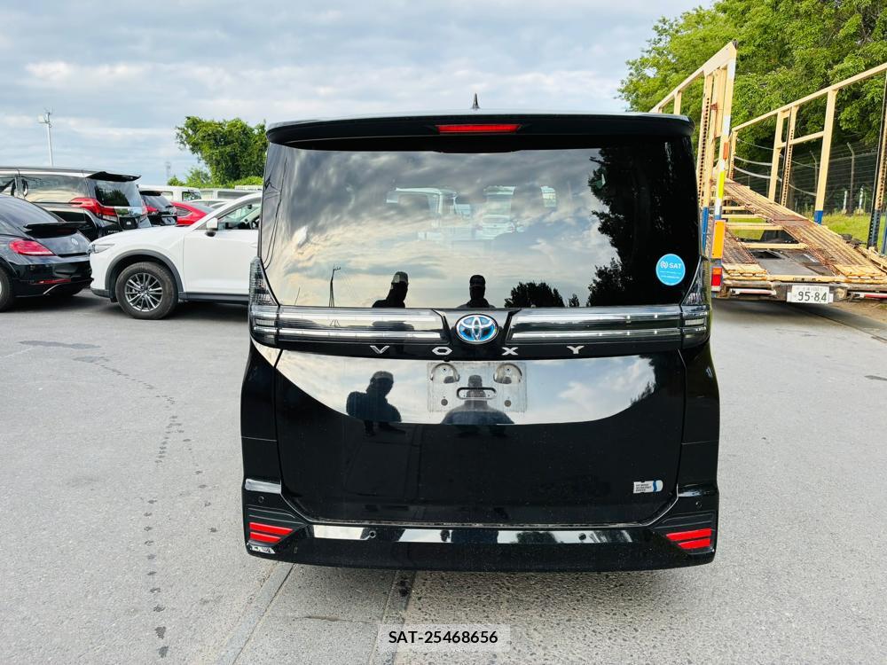 Toyota VOXY 2023-10 8080430-3