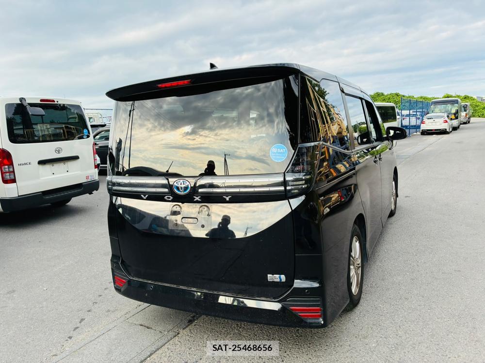 Toyota VOXY 2023-10 8080430-4