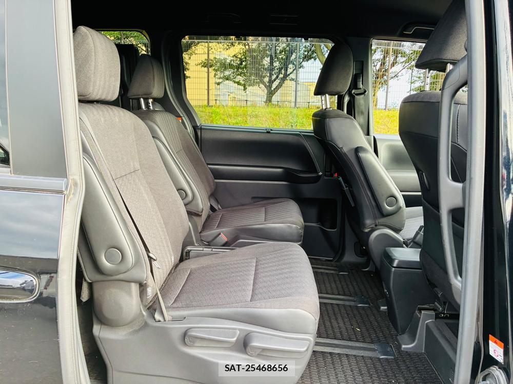Toyota VOXY 2023-10 8080430-8