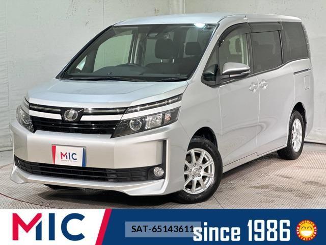 Toyota VOXY 2016-12 8210947-0