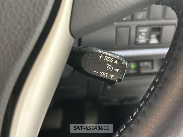 Toyota VOXY 2016-12 8210947-12