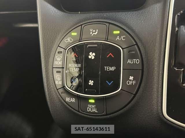 Toyota VOXY 2016-12 8210947-24
