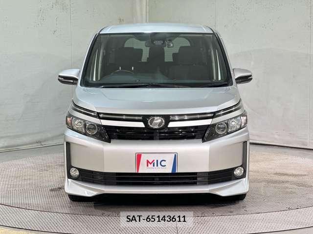 Toyota VOXY 2016-12 8210947-2