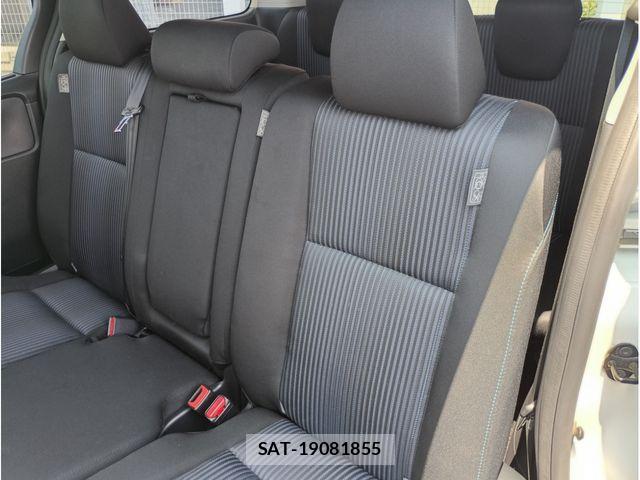 Toyota VOXY 2014-08 8210943-15