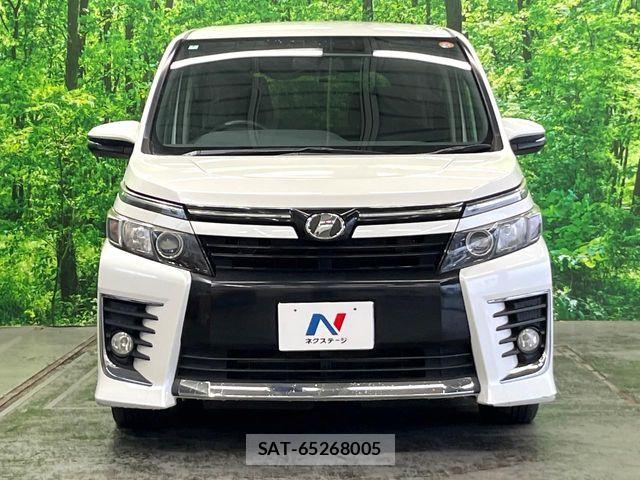 Toyota VOXY 2014-04 8210952-13