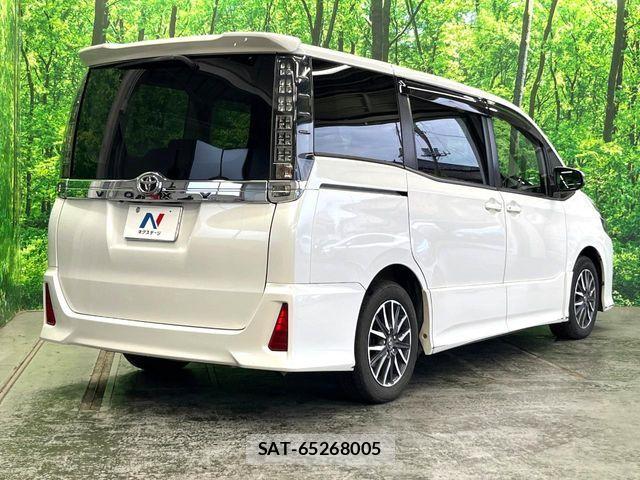 Toyota VOXY 2014-04 8210952-16