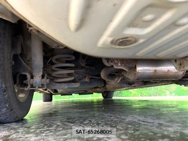 Toyota VOXY 2014-04 8210952-19