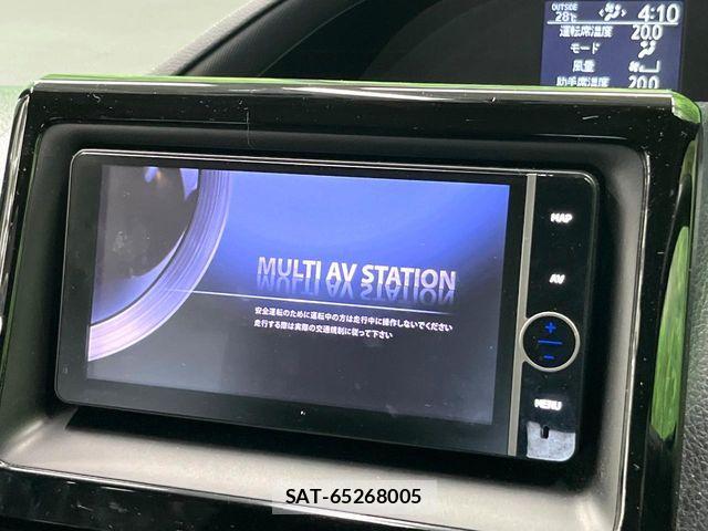 Toyota VOXY 2014-04 8210952-2