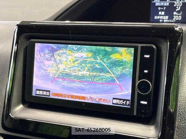 Toyota VOXY 2014-04 8210952-3
