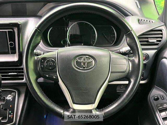 Toyota VOXY 2014-04 8210952-6