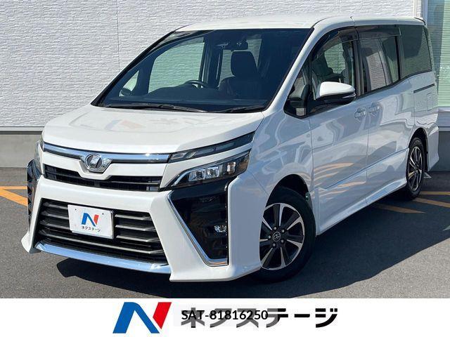 Toyota VOXY 2017-08 8210936-0