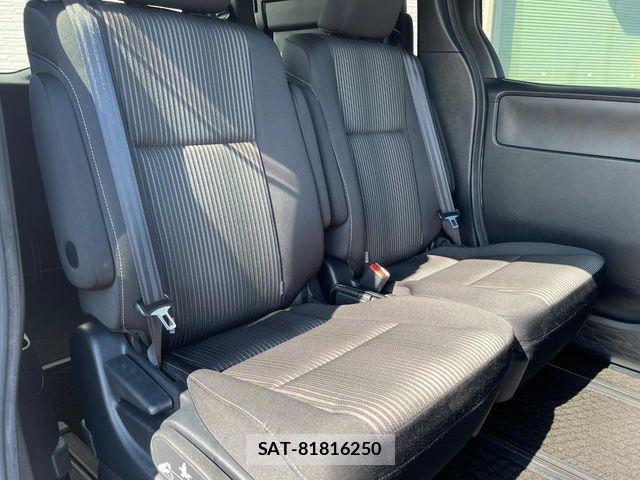 Toyota VOXY 2017-08 8210936-10