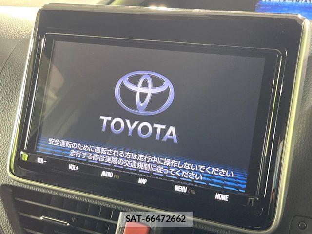 Toyota VOXY 2020-03 8210930-1
