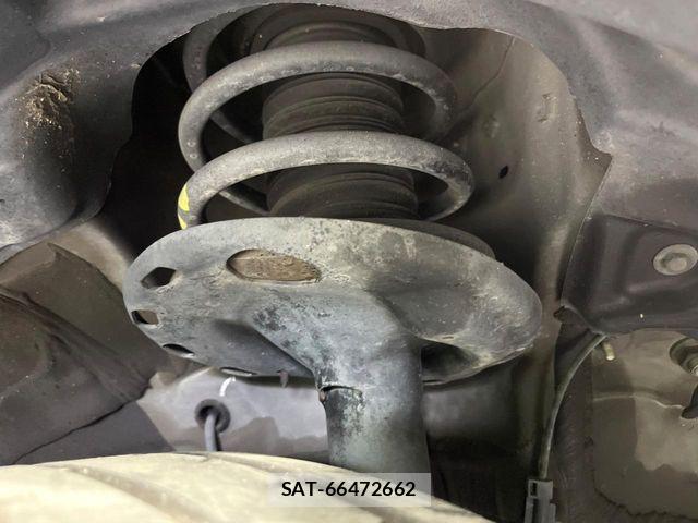 Toyota VOXY 2020-03 8210930-19