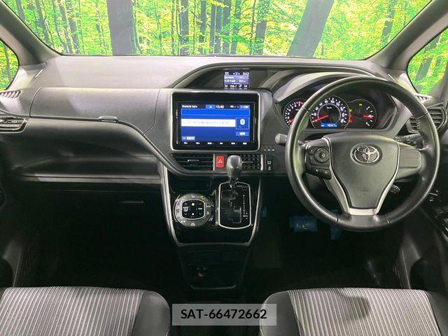 Toyota VOXY 2020-03 8210930-4