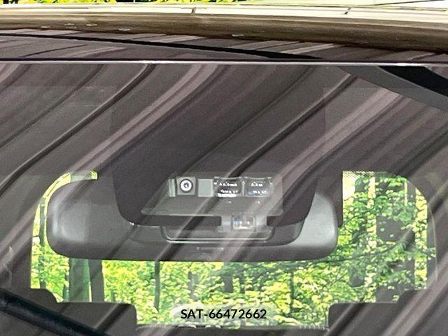 Toyota VOXY 2020-03 8210930-5