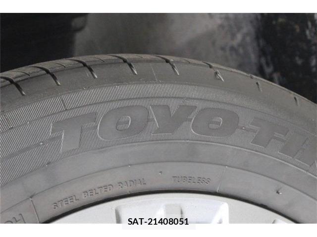 Toyota VOXY 2025-01 8210914-18
