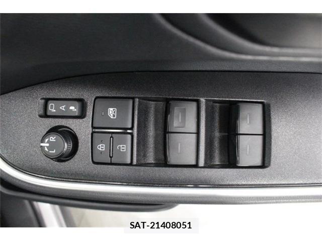 Toyota VOXY 2025-01 8210914-28