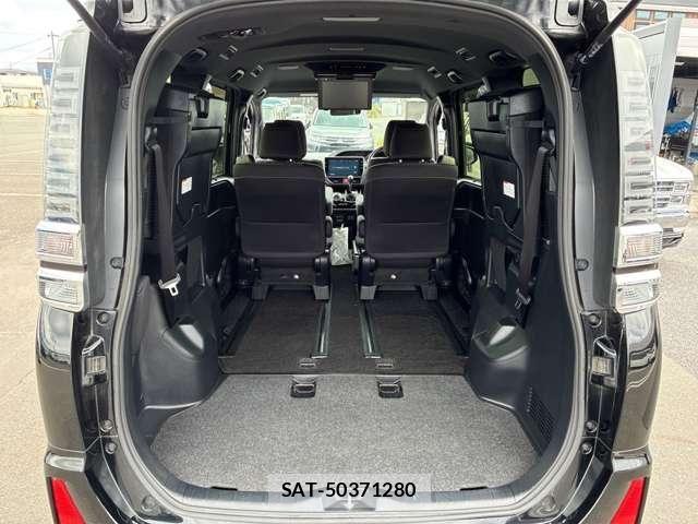 Toyota VOXY 2018-06 8210933-13