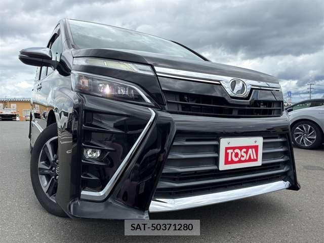 Toyota VOXY 2018-06 8210933-15