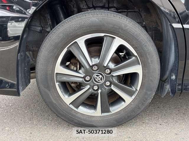 Toyota VOXY 2018-06 8210933-16