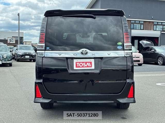 Toyota VOXY 2018-06 8210933-18