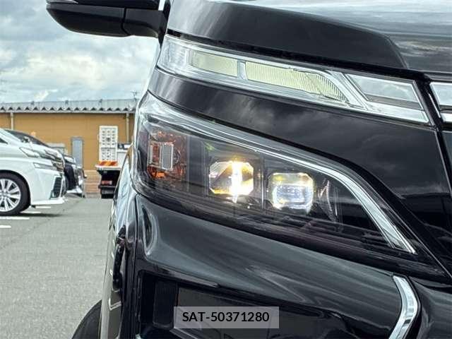 Toyota VOXY 2018-06 8210933-27