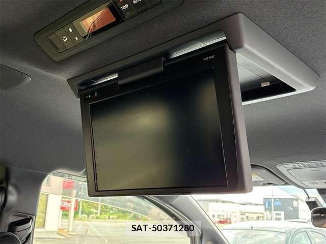Toyota VOXY 2018-06 8210933-6