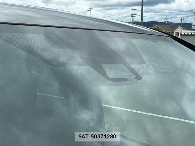 Toyota VOXY 2018-06 8210933-8